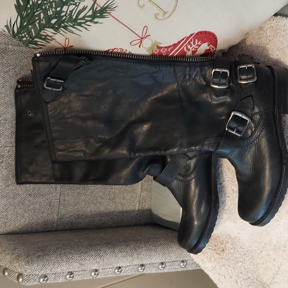 Frye Veronica Boots black size 7B back buckle and zips